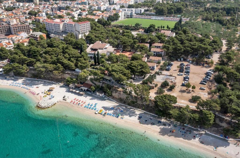 Family Resort Urania Baška Voda Buitenkant foto
