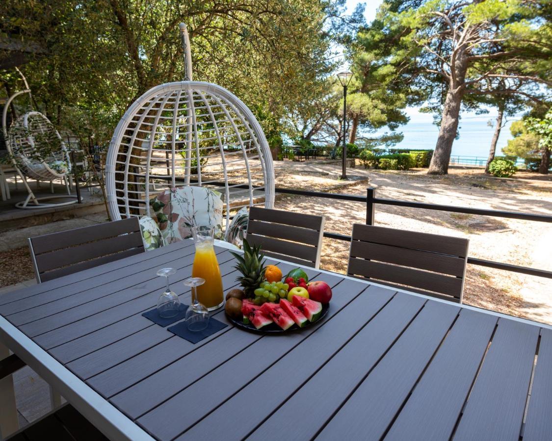 Family Resort Urania Baška Voda Buitenkant foto
